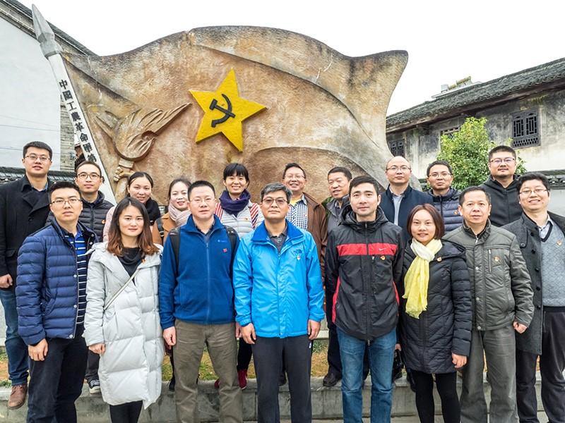 不忘初心   从心出发——long8金融党支部市场党小组开展组织生活