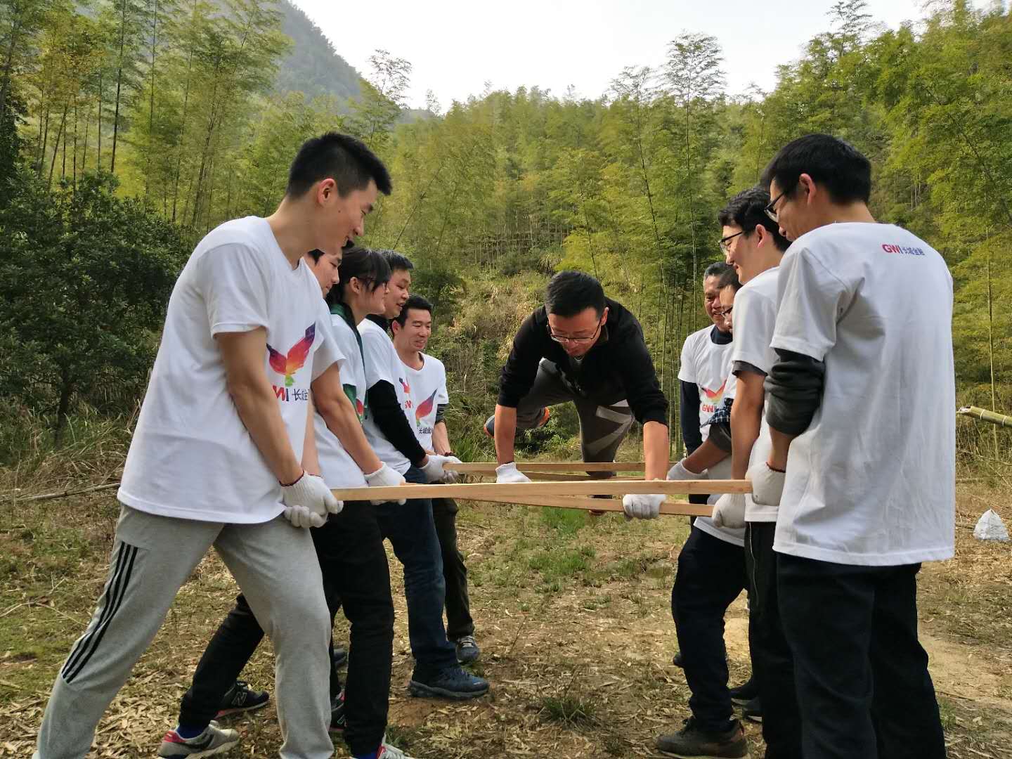 凝聚团队，放飞自我----long8金融研发体系开展拓展培训活动